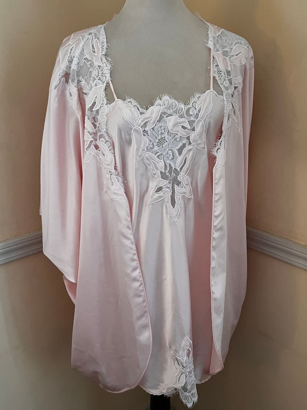 Vintage Natori Saks Fifth Avenue Pink Satin Slip Dress & Robe Peignoir Set Small